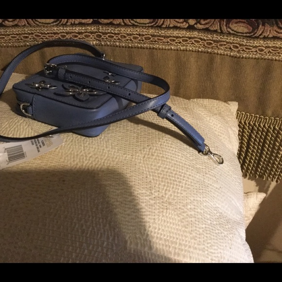 Michael Kors Flowers Denim Camera Bag  🎉 SALE 🎉 - Picture 5 of 6